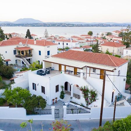 Villa Kriezi Spetses Town Exterior photo