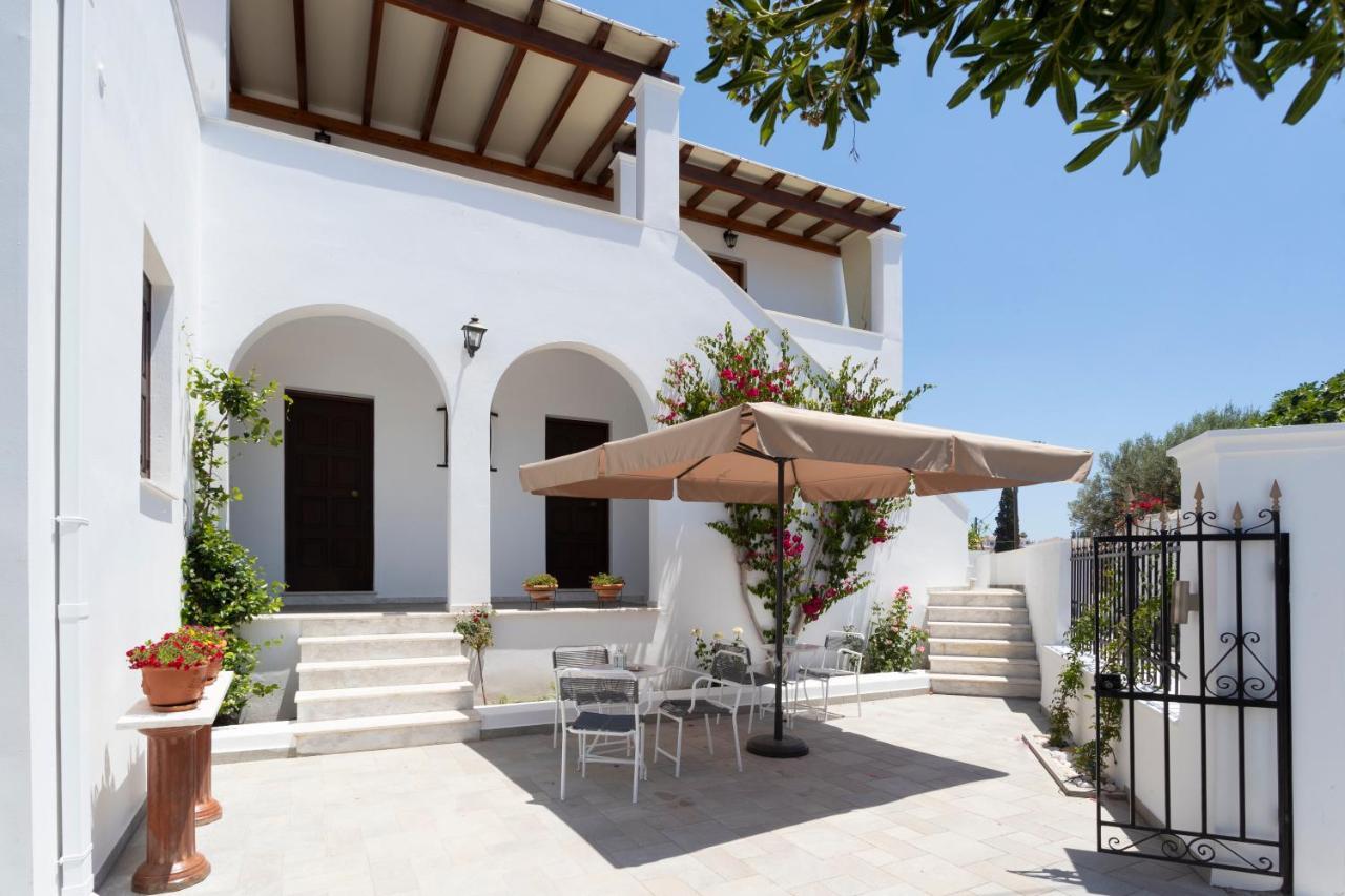 Villa Kriezi Spetses Town Exterior photo