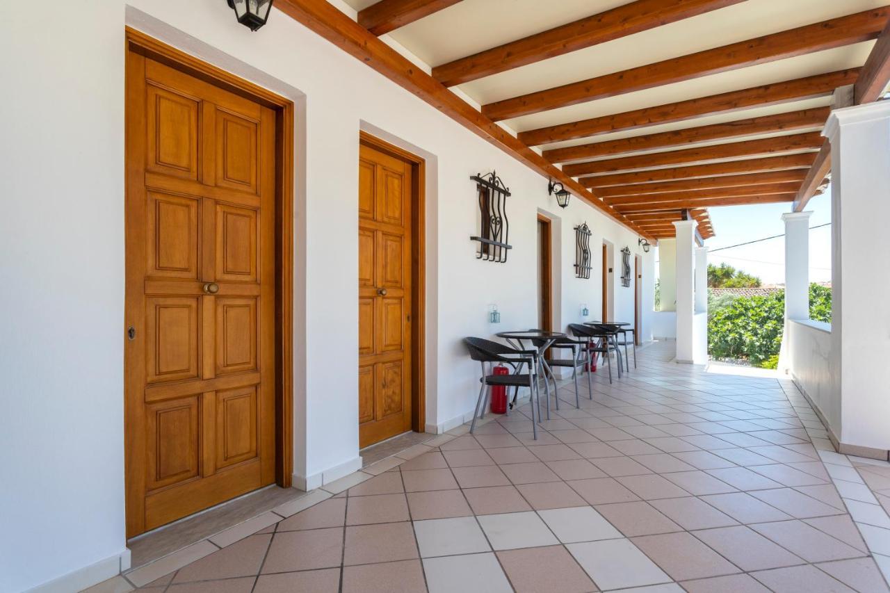 Villa Kriezi Spetses Town Exterior photo