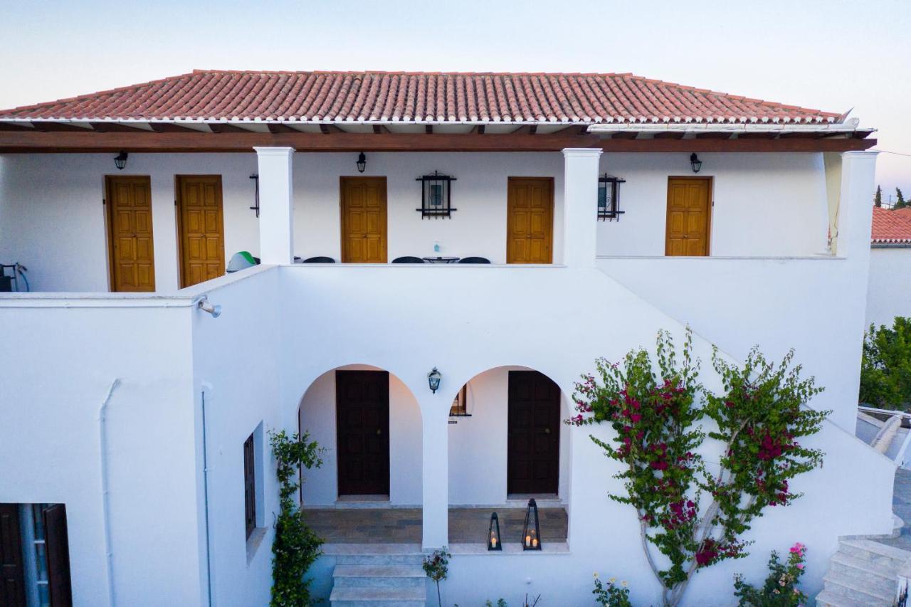 Villa Kriezi Spetses Town Exterior photo