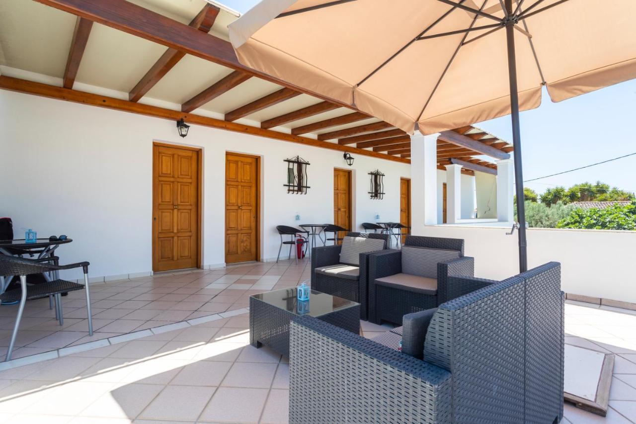 Villa Kriezi Spetses Town Exterior photo