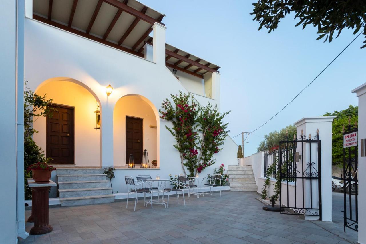 Villa Kriezi Spetses Town Exterior photo