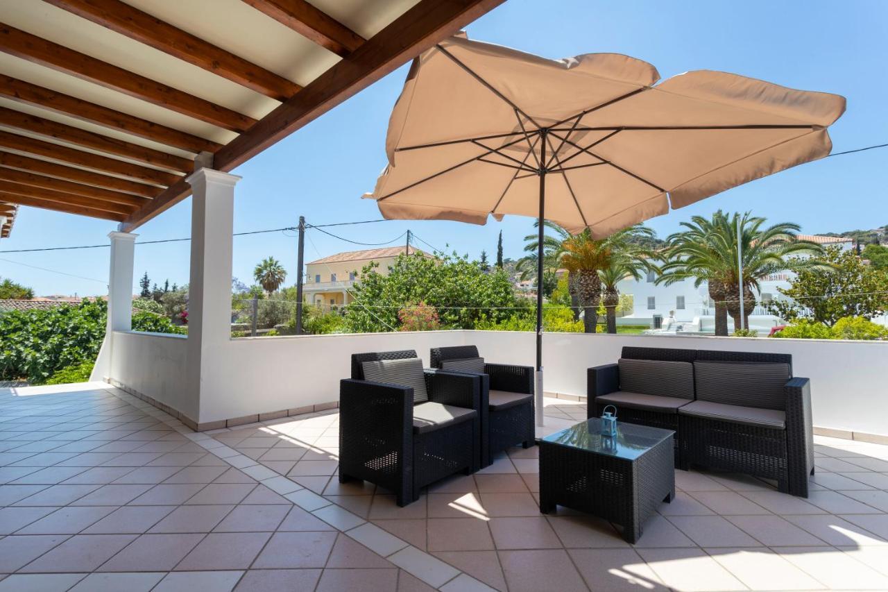 Villa Kriezi Spetses Town Exterior photo