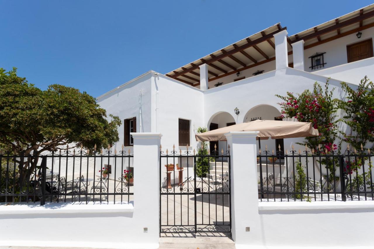 Villa Kriezi Spetses Town Exterior photo